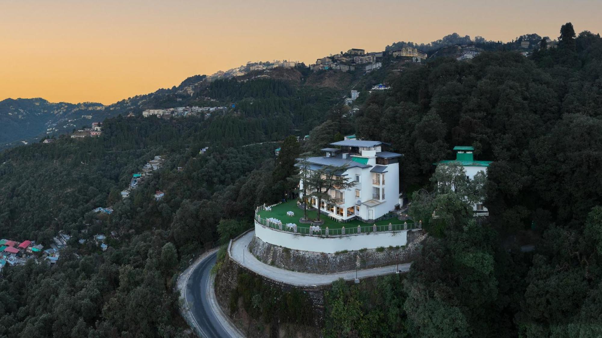 Echor Baris Resort Mussoorie Buitenkant foto
